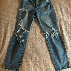 Distress - button up - high waisted - straight leg